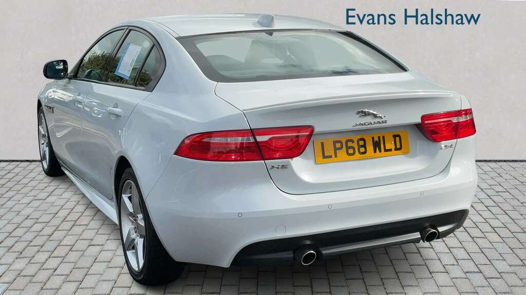 Jaguar XE 2.0 250 R-sport 2019 LP68WLD White #5