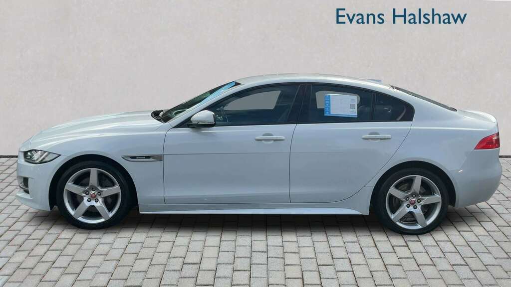 Jaguar XE 2.0 250 R-sport 2019 LP68WLD White #3