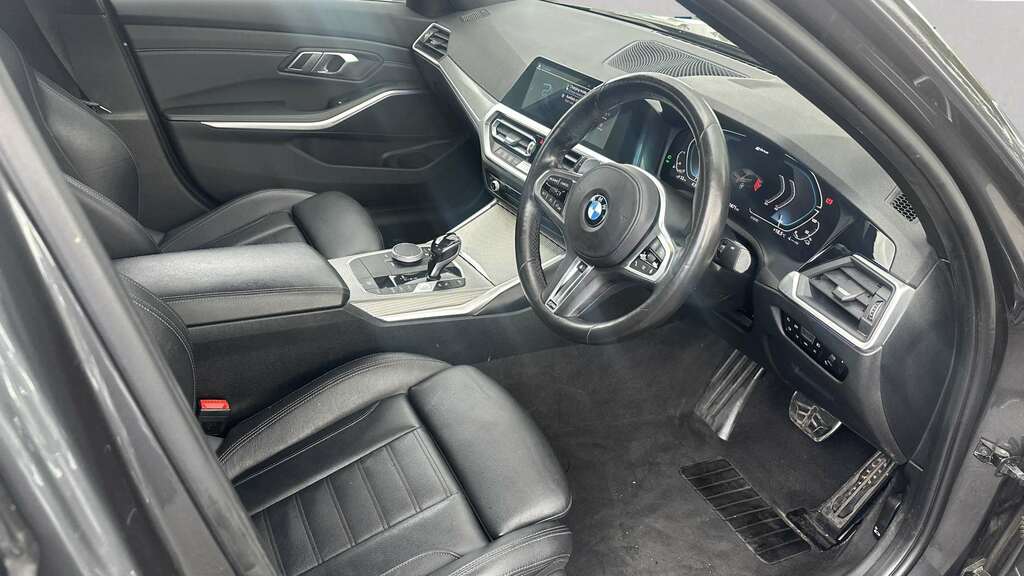 BMW 3 Series 330E M Sport 2019 KR69UPH Grey #4