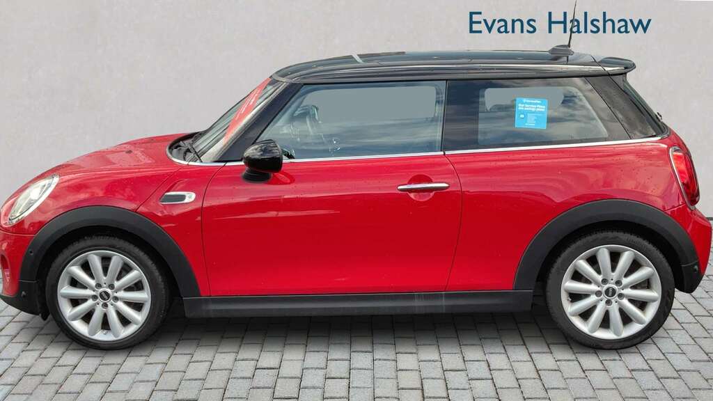 Mini Hatch 1.5 Cooper Classic II 2018 SY68GWK Red #3