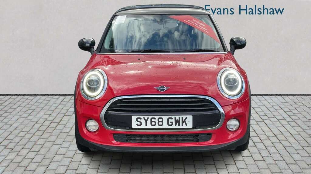 Mini Hatch 1.5 Cooper Classic II 2018 SY68GWK Red #4