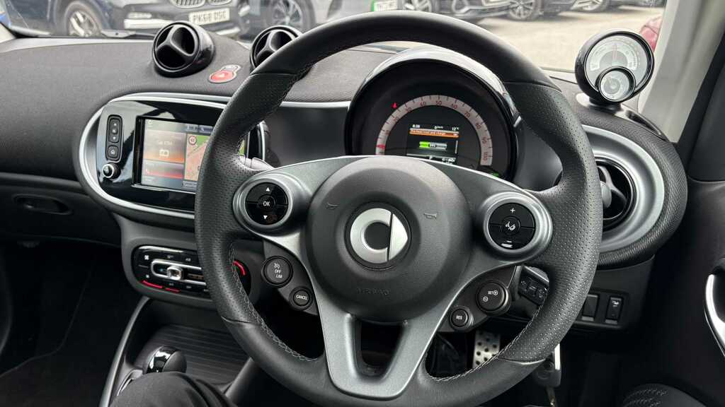 Smart Fortwo Coupe 60Kw Eq Pulse Premium 17Kwh 22Kwch 2020 Black #5