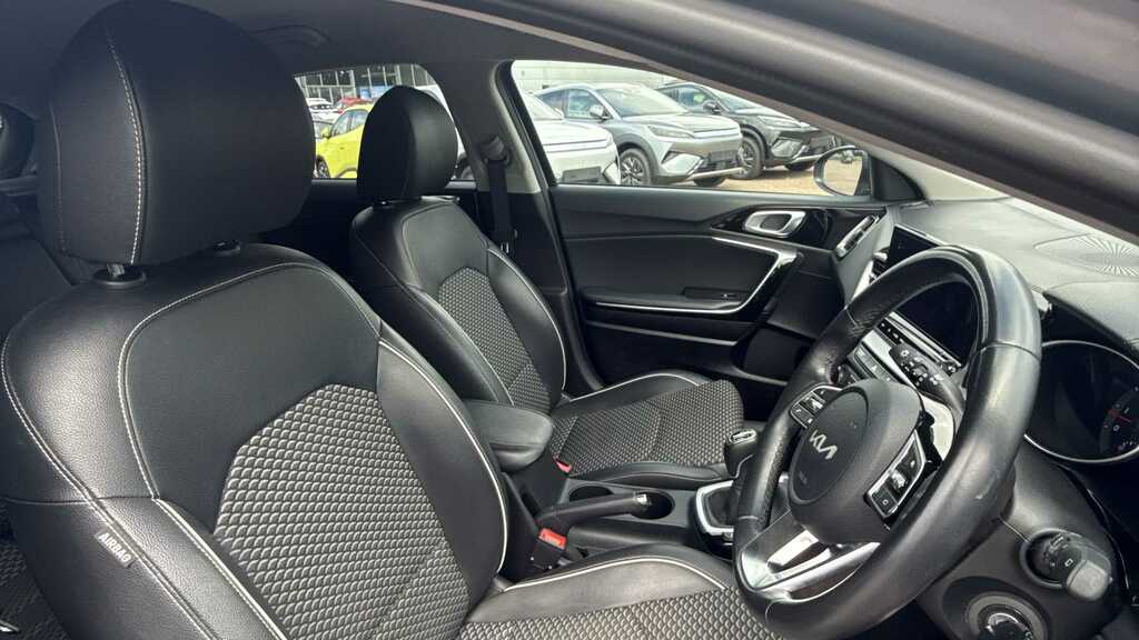 Kia Ceed 1.5T Gdi Isg 3 2022 SA71UBF Silver #3