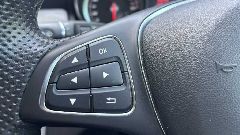 Mercedes-Benz GLA Class 200 Sport Executive 2018 KP68TKE Grey #4