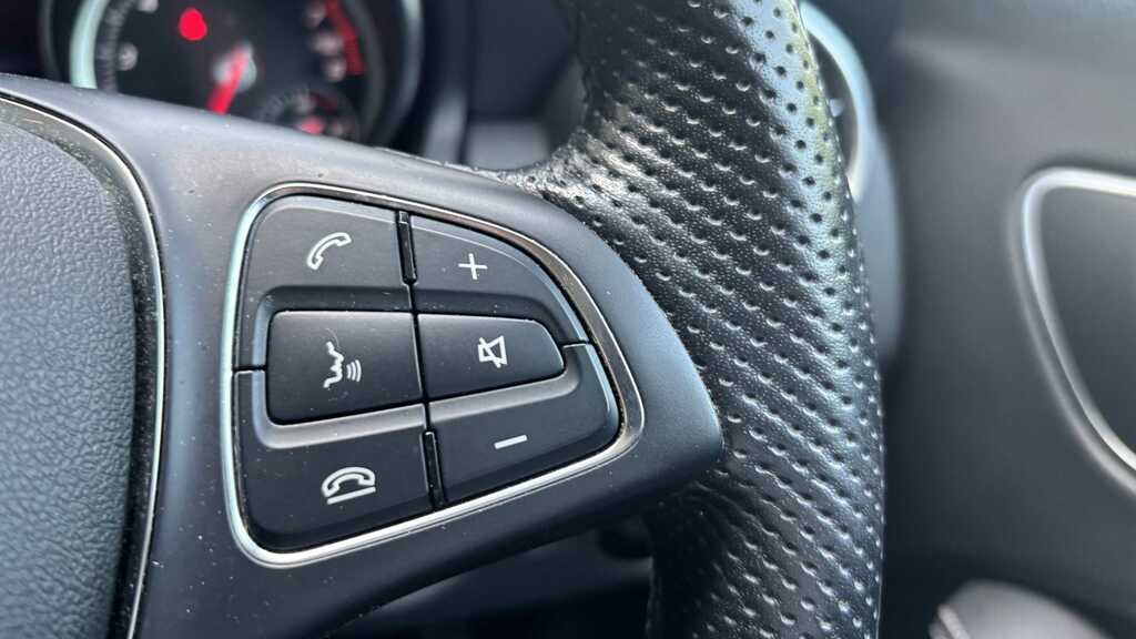 Mercedes-Benz GLA Class 200 Sport Executive 2018 KP68TKE Grey #5