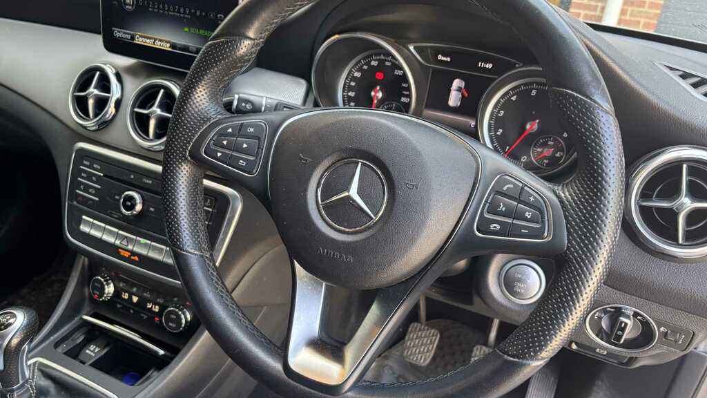 Mercedes-Benz GLA Class 200 Sport Executive 2018 KP68TKE Grey #3