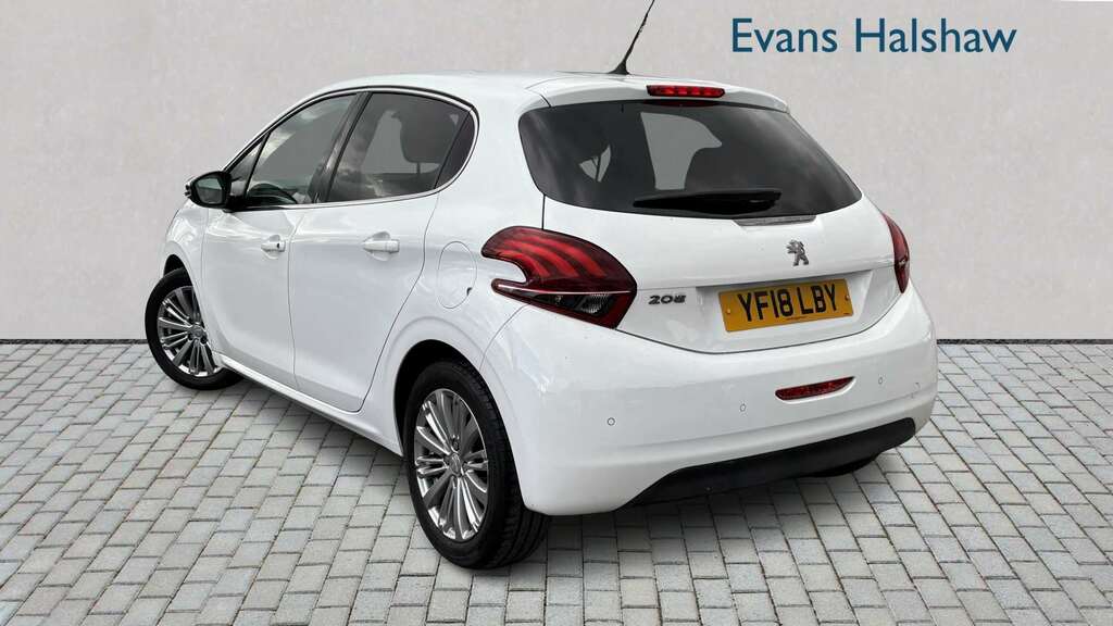Peugeot 208 1.2 Puretech 82 Allure 2018 White