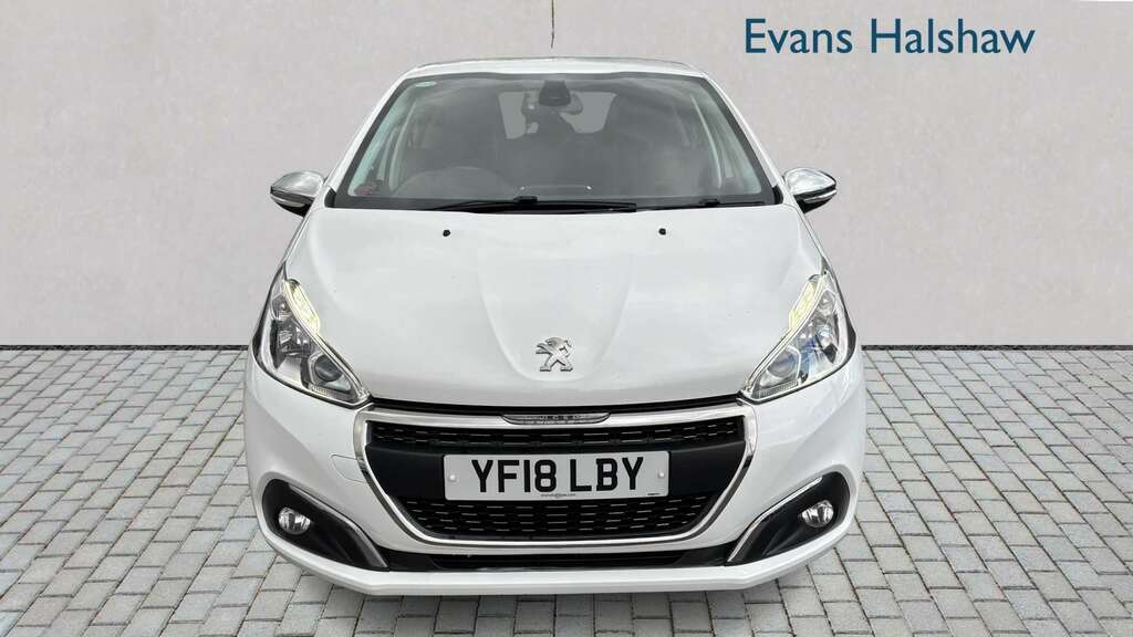 Peugeot 208 1.2 Puretech 82 Allure 2018 YF18LBY White #2