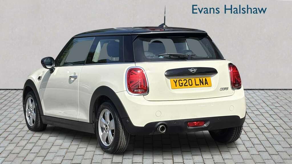 Mini Hatch 1.5 Cooper Classic II 2020 YG20LNA White #2