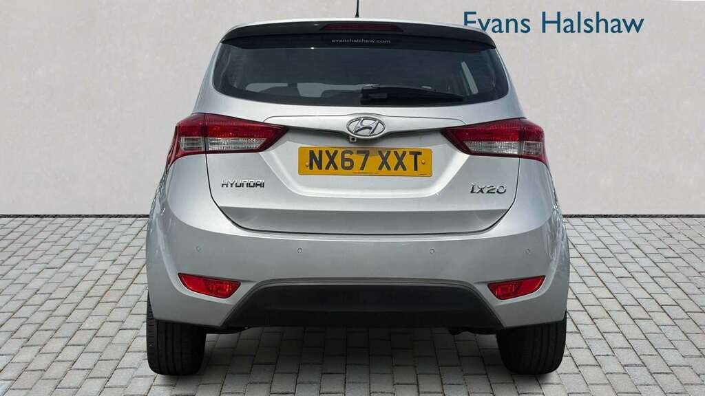 Hyundai Ix20 1.4 Blue Drive Se Nav 2017 NX67XXT Silver #4