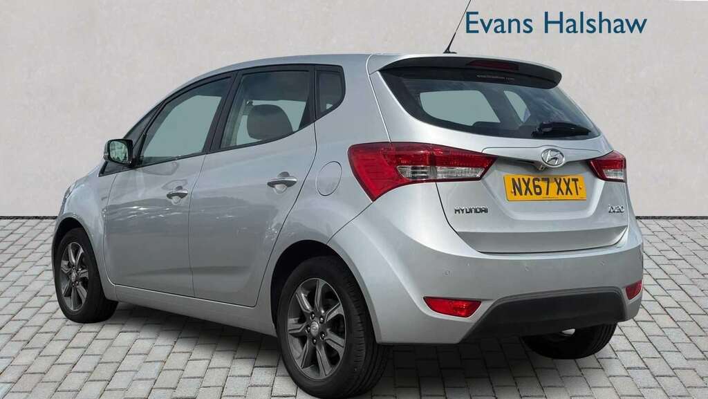 Hyundai Ix20 1.4 Blue Drive Se Nav 2017 NX67XXT Silver #2