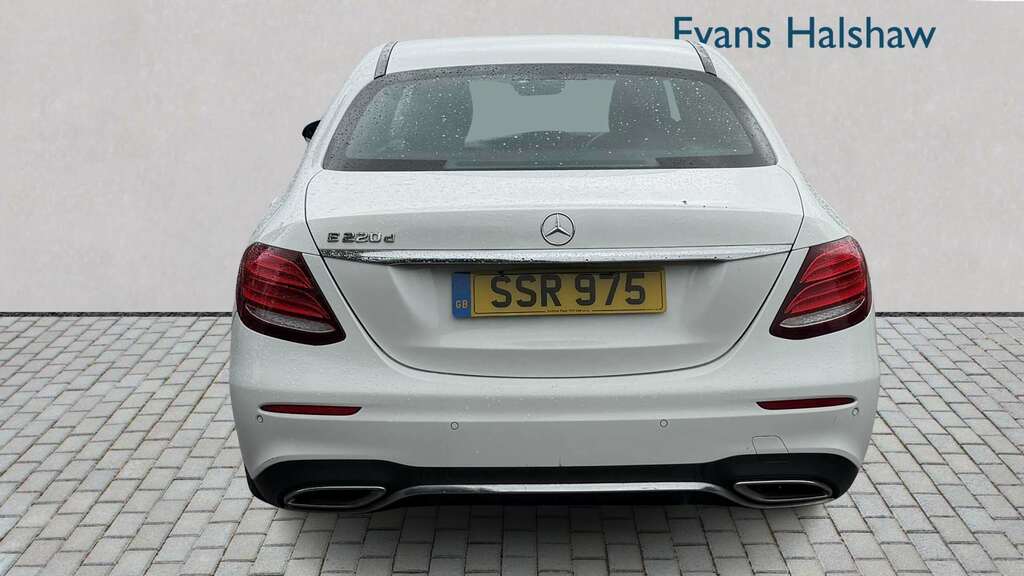 Mercedes-Benz E Class E220d Amg Line 9G-tronic 2016 YC16OTD White #4
