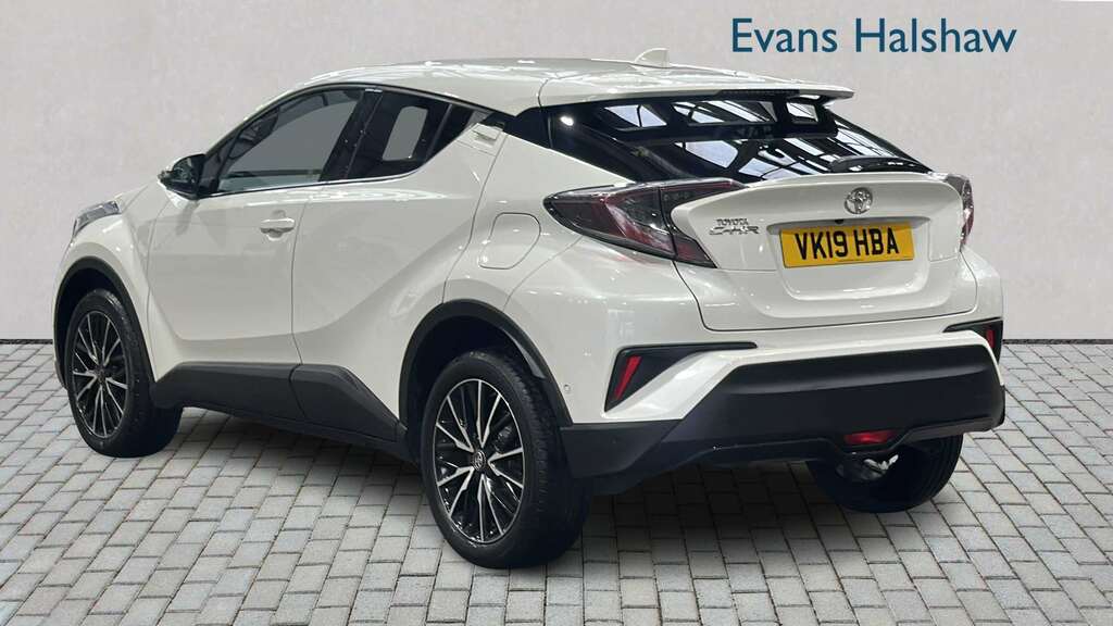 Toyota C-Hr 1.2T Excel Leather 2019 VK19HBA White #2