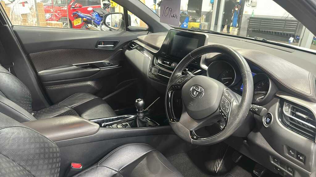 Toyota C-Hr 1.2T Excel Leather 2019 VK19HBA White #6