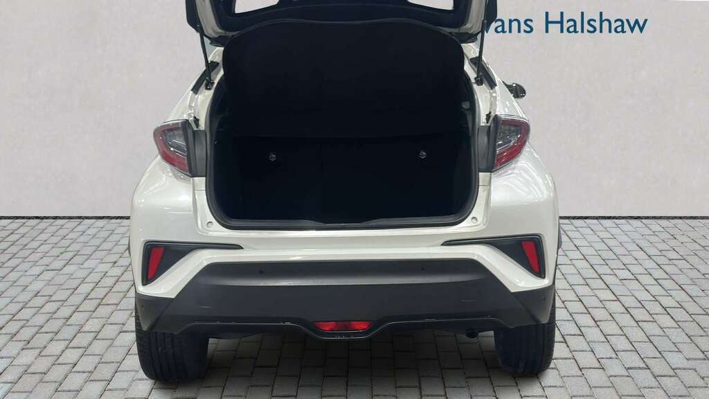 Toyota C-Hr 1.2T Excel Leather 2019 VK19HBA White #5