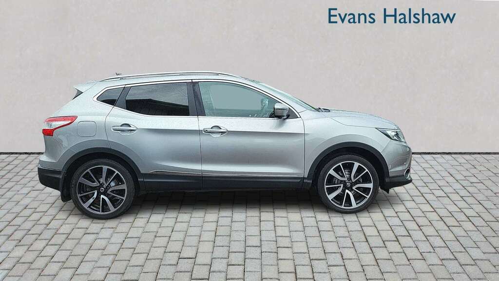 Nissan Qashqai 1.6 Dig-t Tekna Non-panoramic 2017 YF66JDK Silver #2