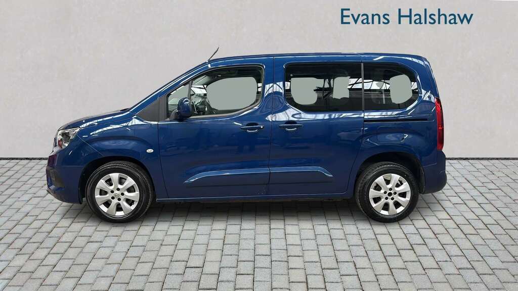 Vauxhall Combo Life 1.5 Turbo D Energy 7 Seat 2020 WJ70UFW Blue #3