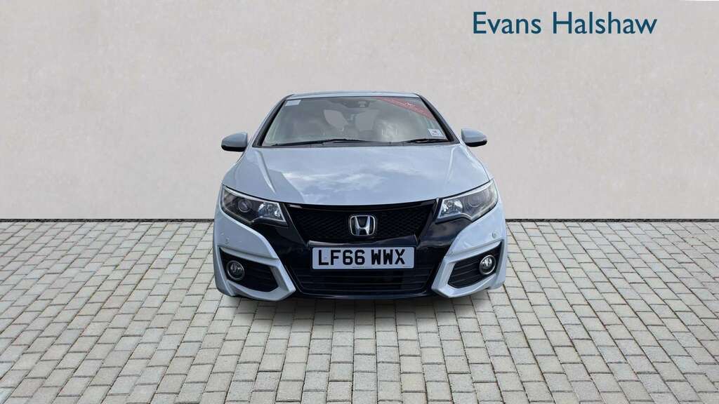 Honda Civic 1.8 I-vtec Se Plus Nav 2016 White #4