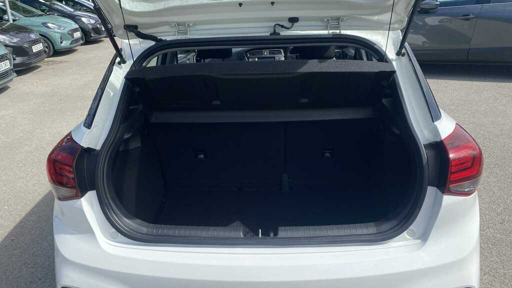 Hyundai I20 1.2 Mpi S Connect 2019 White #3
