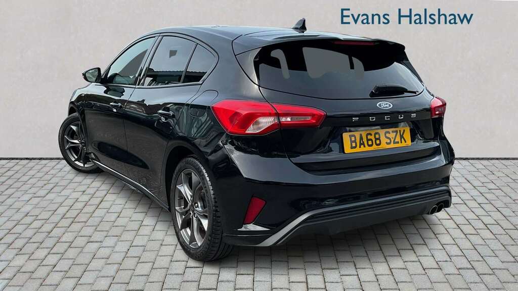 Ford Focus 1.0 Ecoboost 125 St-line 2019 BA68SZK Black #2