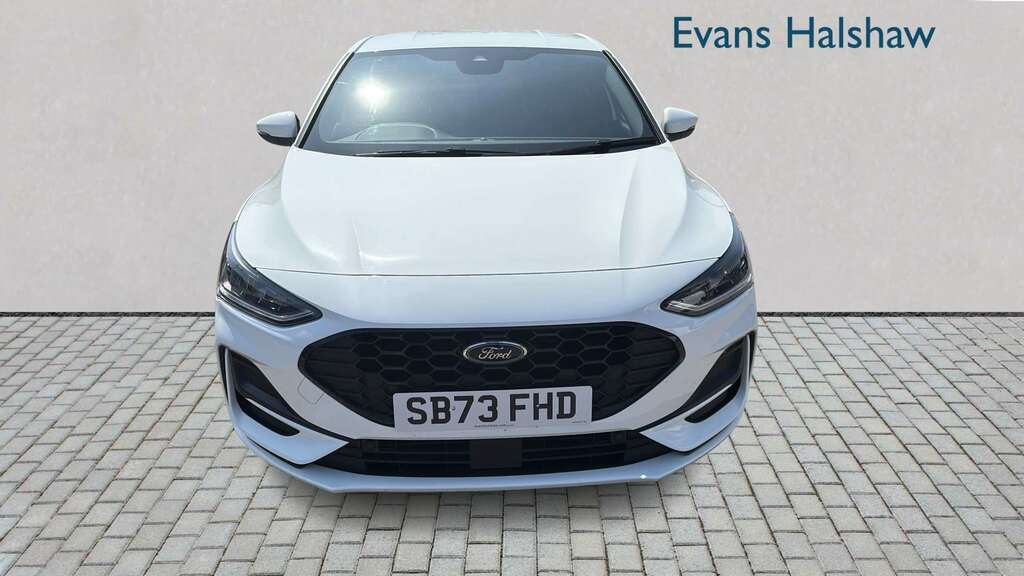 Ford Focus 1.0 Ecoboost Hybrid Mhev 155 St-line X 20 SB73FHD White #4