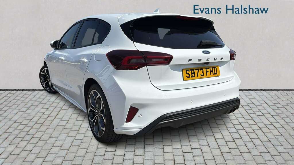 Ford Focus 1.0 Ecoboost Hybrid Mhev 155 St-line X 20 SB73FHD White #2