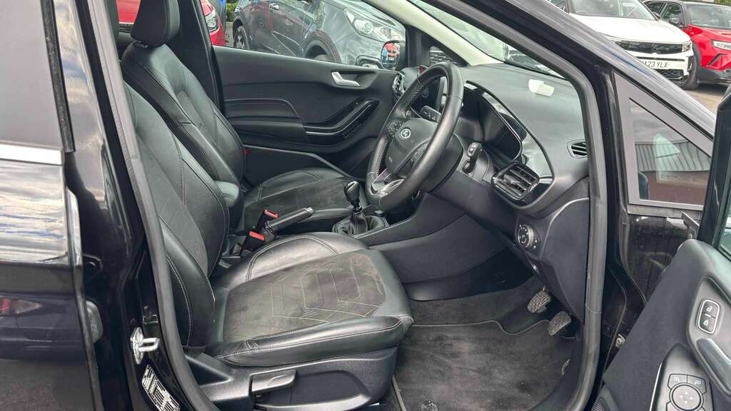 Ford Fiesta 1.0 Ecoboost Hbd Mhev 125 Titanium X 2023 YC23TKV Black