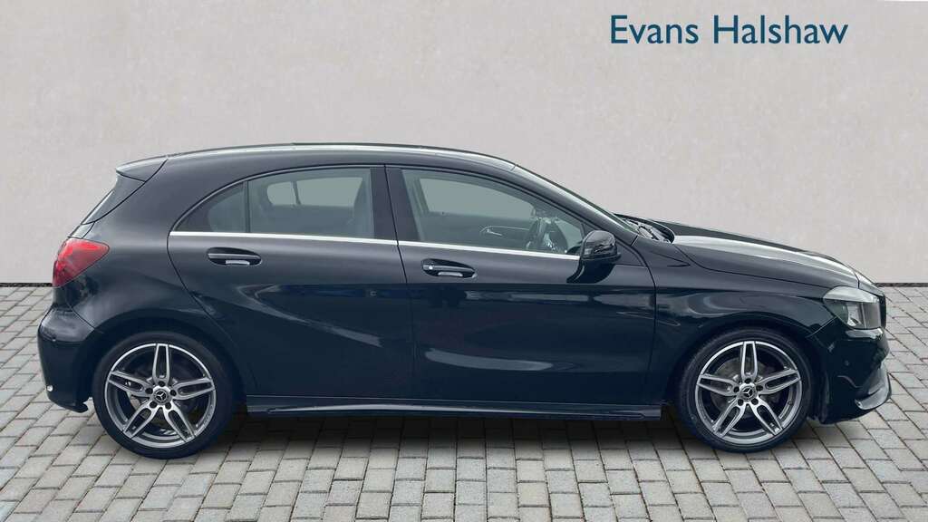 Mercedes-Benz A Class A180d Amg Line Executive 2017 BF17MUU Black #4