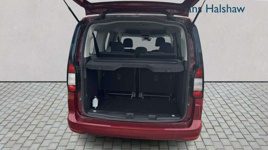 Ford Tourneo Connect 2.0 Ecoblue Titanium 7 Seat 2023 YH23CRJ Red #5