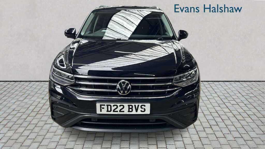 Volkswagen Tiguan Allspace 1.5 Tsi Life Dsg 2022 Black #3