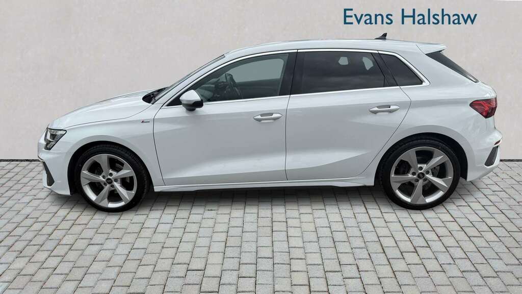 Audi A3 35 Tfsi S Line S Tronic 2024 EK24YRR White #3
