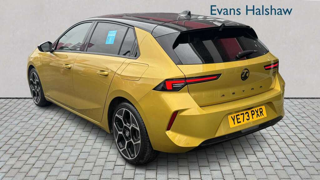 Vauxhall Astra 1.6 Plug-in Hybrid Ultimate 2023 Yellow #3