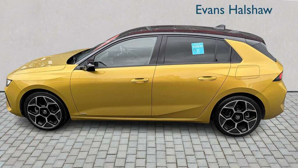 Vauxhall Astra 1.6 Plug-in Hybrid Ultimate 2023 Yellow #4