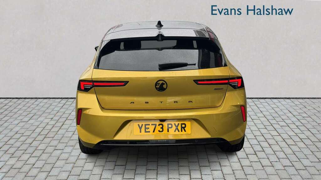 Vauxhall Astra 1.6 Plug-in Hybrid Ultimate 2023 Yellow