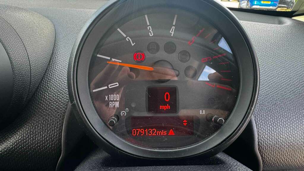 Mini Countryman 1.6 Cooper D All4 2015 PK15XFN Red #6