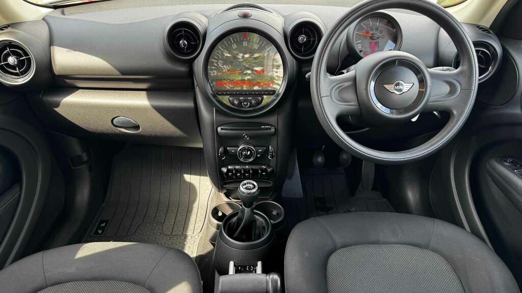 Mini Countryman 1.6 Cooper D All4 2015 PK15XFN Red #4