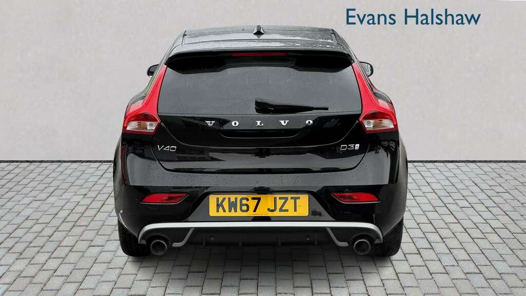 Volvo V40 D3 4 Cyl 150 R Design Pro Geartronic 2017 KW67JZT Black #4