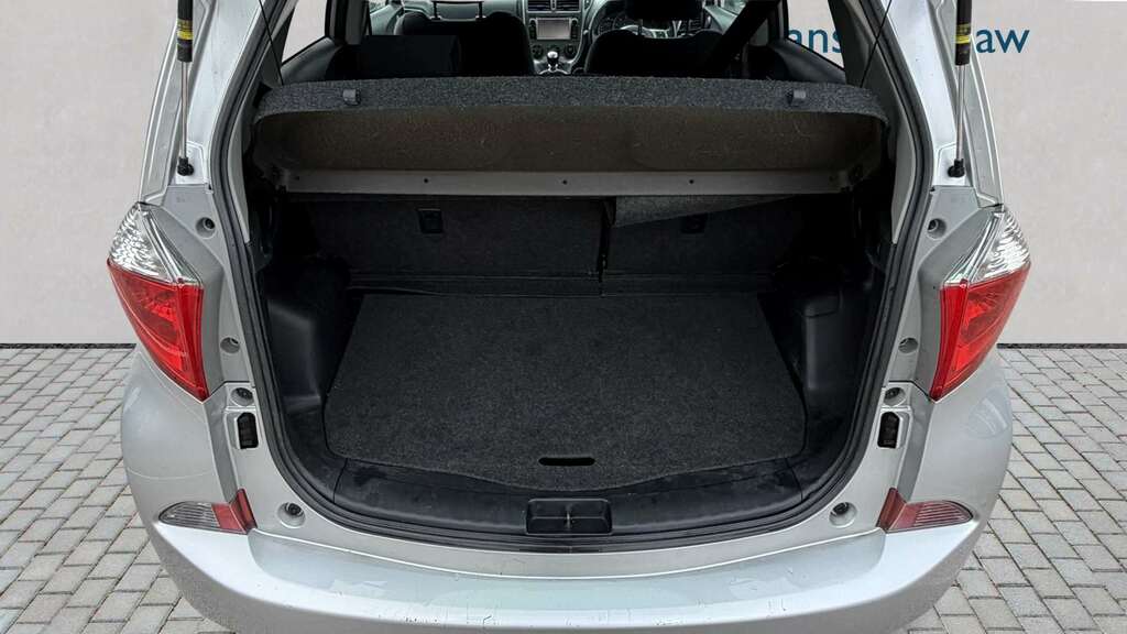 Toyota Verso-S 1.33 Dual Vvt-i T Spirit 2011 Silver #5