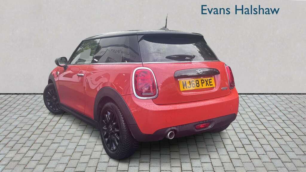 Mini Hatch 1.5 Cooper II 2018 MJ68PXE Orange #2