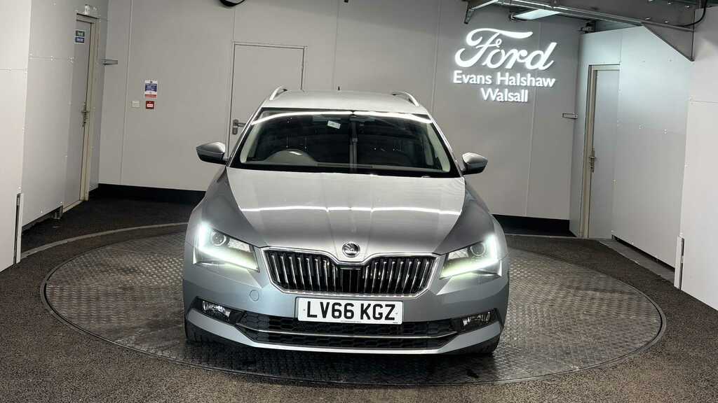 Skoda Superb 2.0 Tsi Se L Executive Dsg 2016 LV66KGZ Grey #2