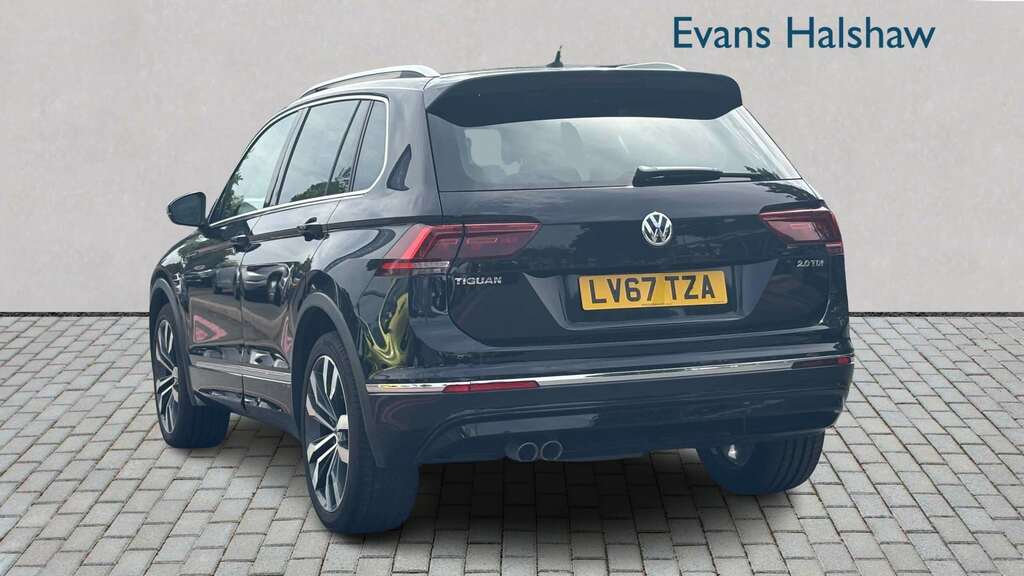 Volkswagen Tiguan 2.0 Tdi 150 R-line Dsg 2017 LV67TZA Black #2