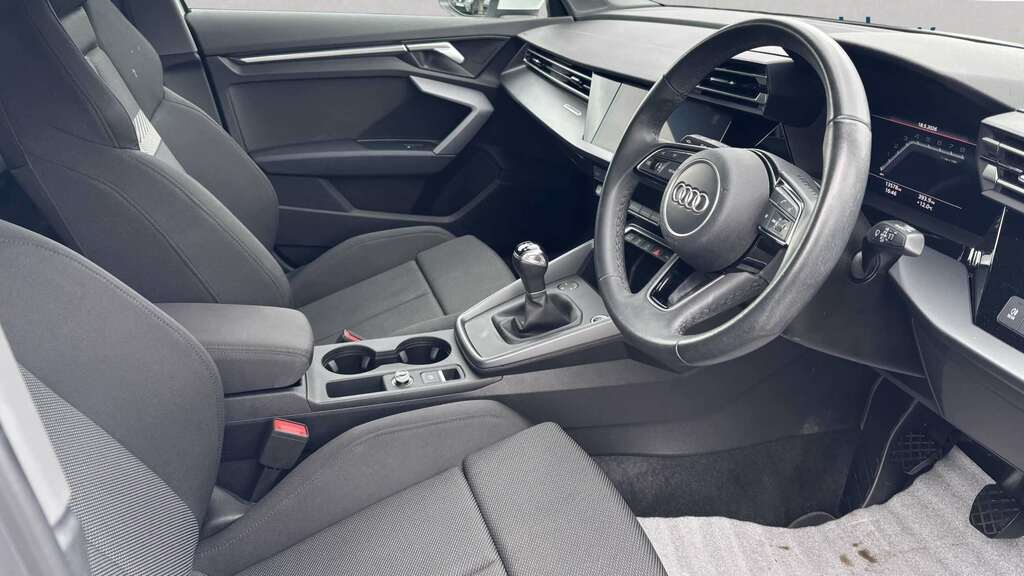 Audi A3 30 Tfsi Sport 2024 VO74LSD White #3