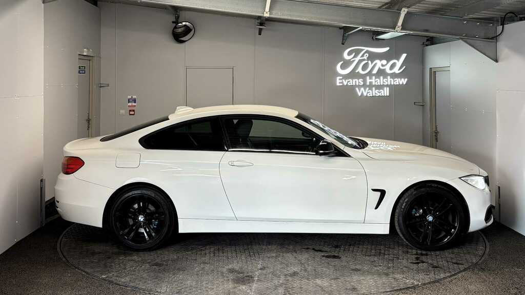 BMW 4 Series 420I Xdrive Sport Professional Media 2015 White #4