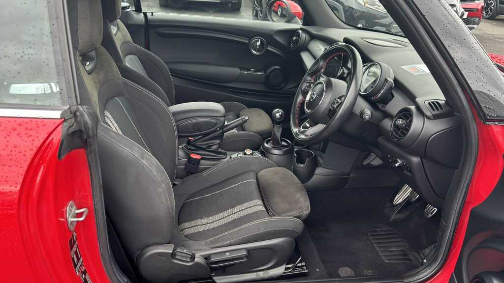 Mini Convertible 1.5 Cooper Sport II 2018 ND68VYO Red #6