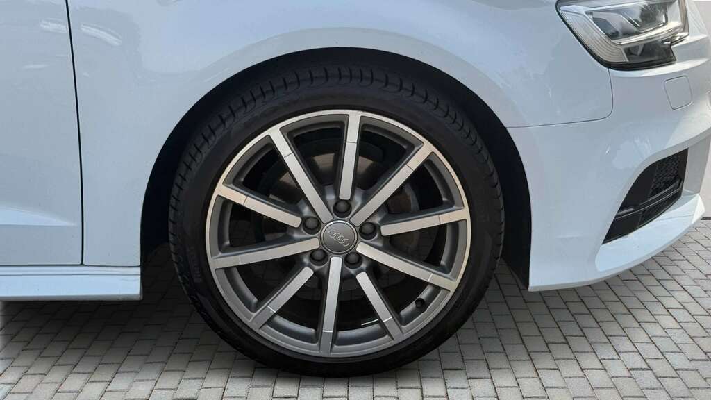 Audi A3 35 Tfsi Black Edition S Tronic 2020 YC20RJZ White #5