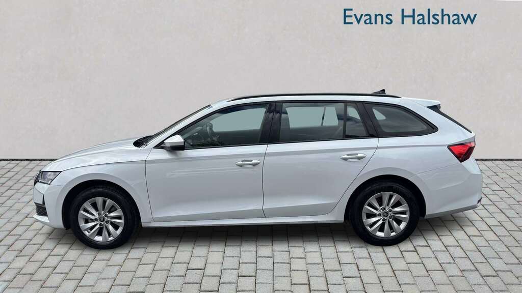 Skoda Octavia 1.5 Tsi Se Technology 2025 GJ75MSX White #3