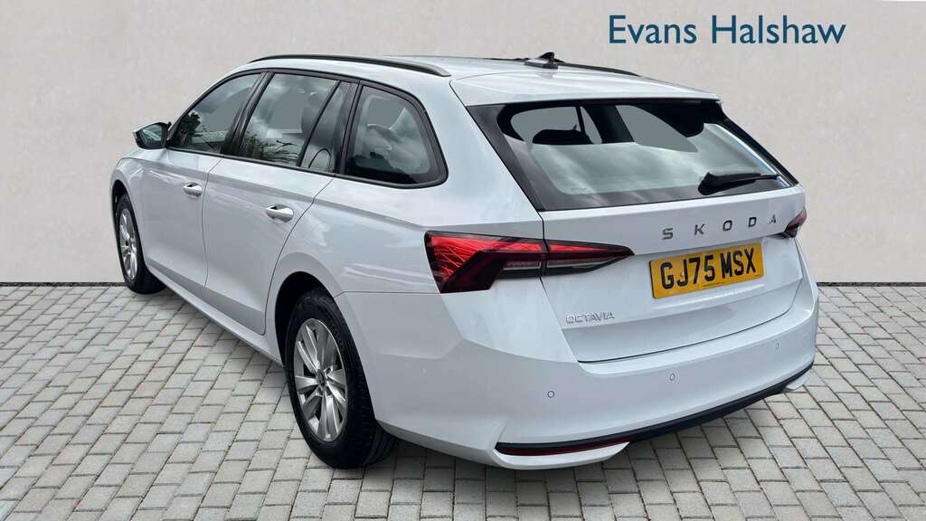 Skoda Octavia 1.5 Tsi Se Technology 2025 GJ75MSX White #2