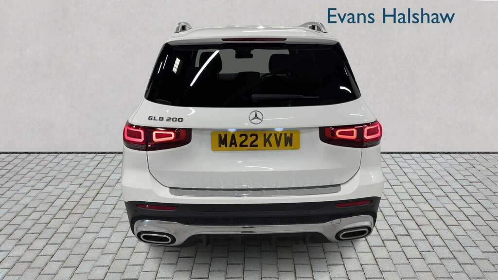 Mercedes-Benz GLB Class 200 Amg Line Premium 7G-tronic 2022 MA22KVW White #5