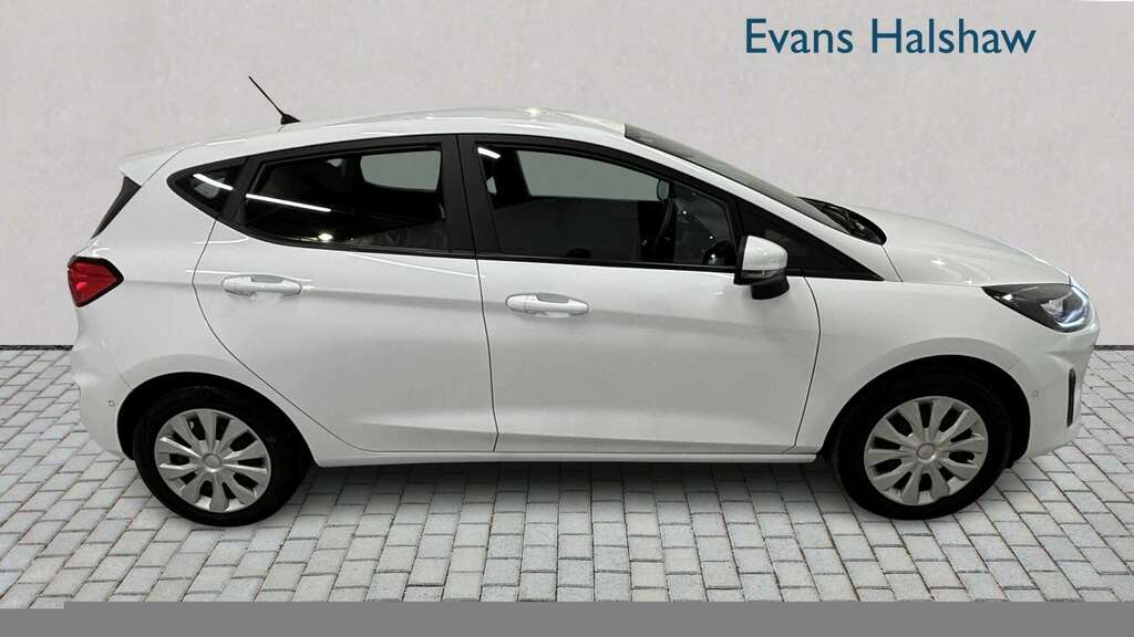 Ford Fiesta 1.1 Trend 2022 White #3
