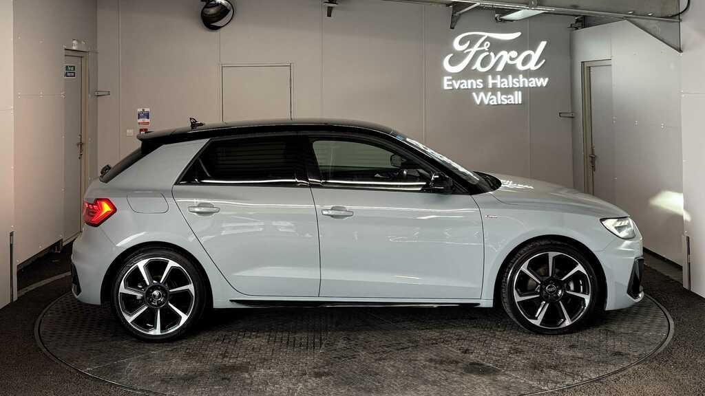 Audi A1 30 Tfsi 110 Black Edition 2023 NG23XKW Grey #4